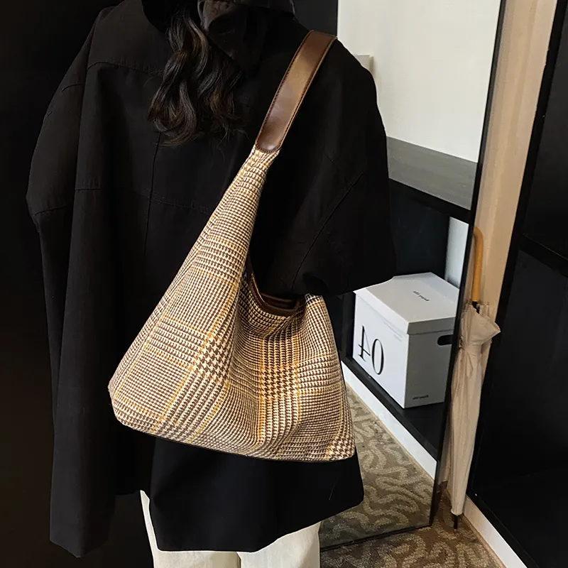 HACIN Woolen Handbag, Shoulder Bag Regular Women's Black/Coffee-4