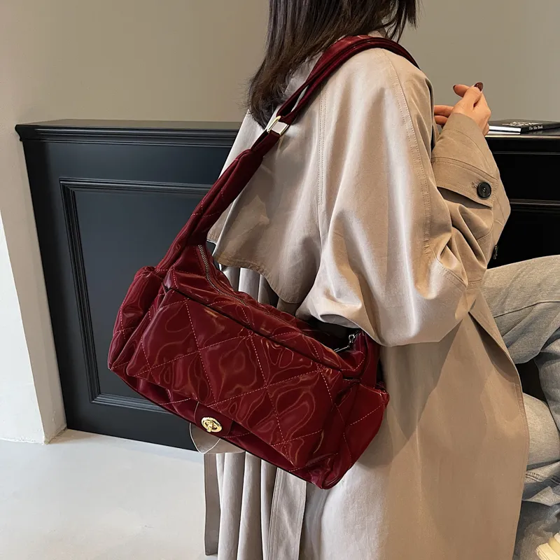 HACIN Pu Shoulder Bag Regular Women's Black/Burgundy/Brown-4