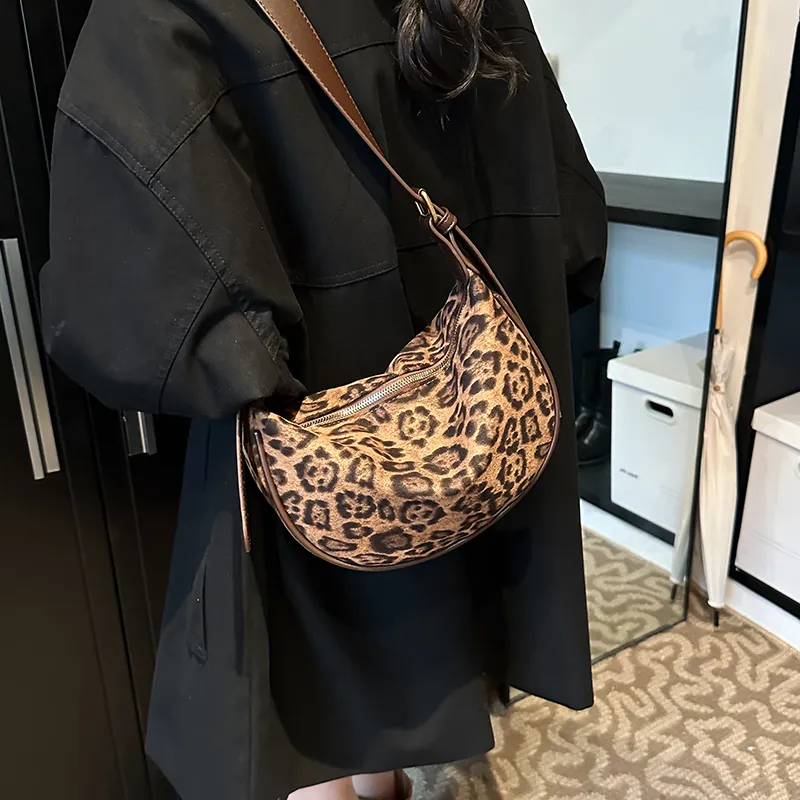HACIN Nylon Fabric Shoulder Bag Women's Leopard Print Brown/Leopard Print Black-1