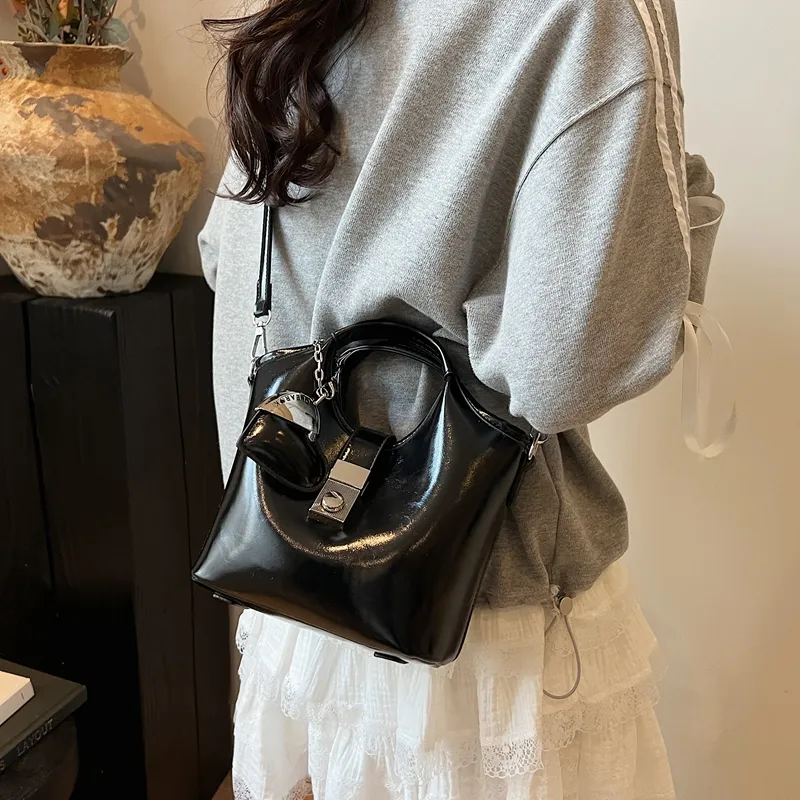 HACIN PU One Shoulder Handbag Women's White/Black/Yellow/Pink-11