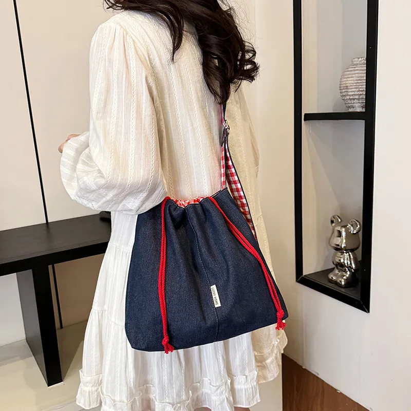 HACIN Denim Shoulder Bag Women's Red/Blue-8