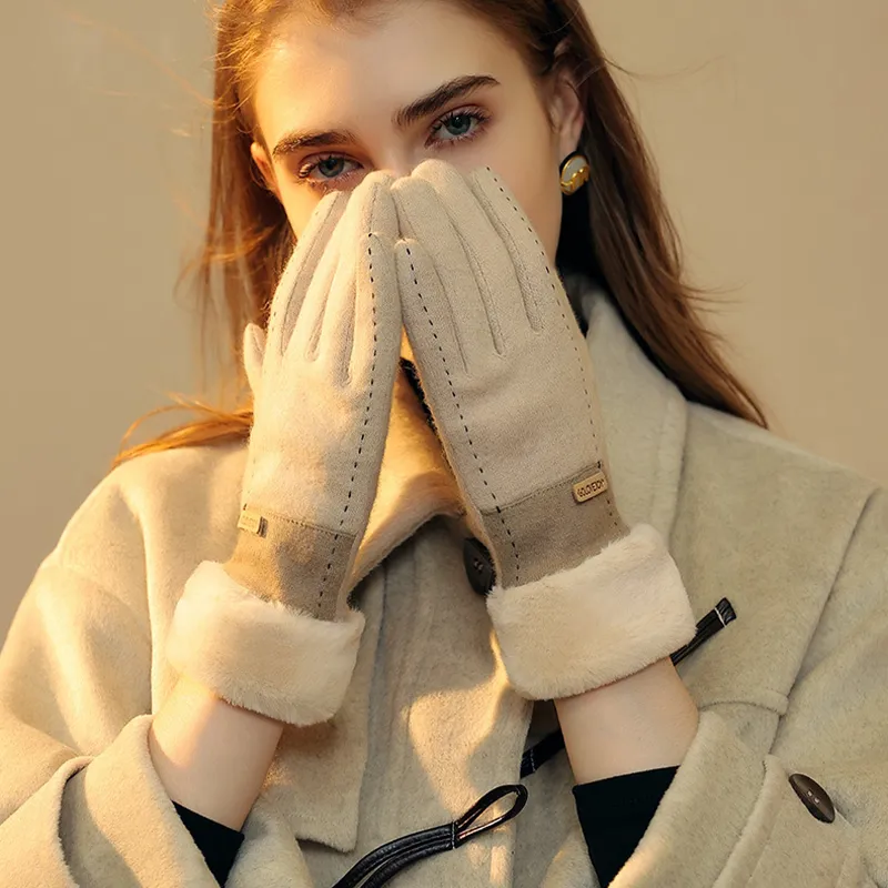 AAJF Knit Gloves Women's-1