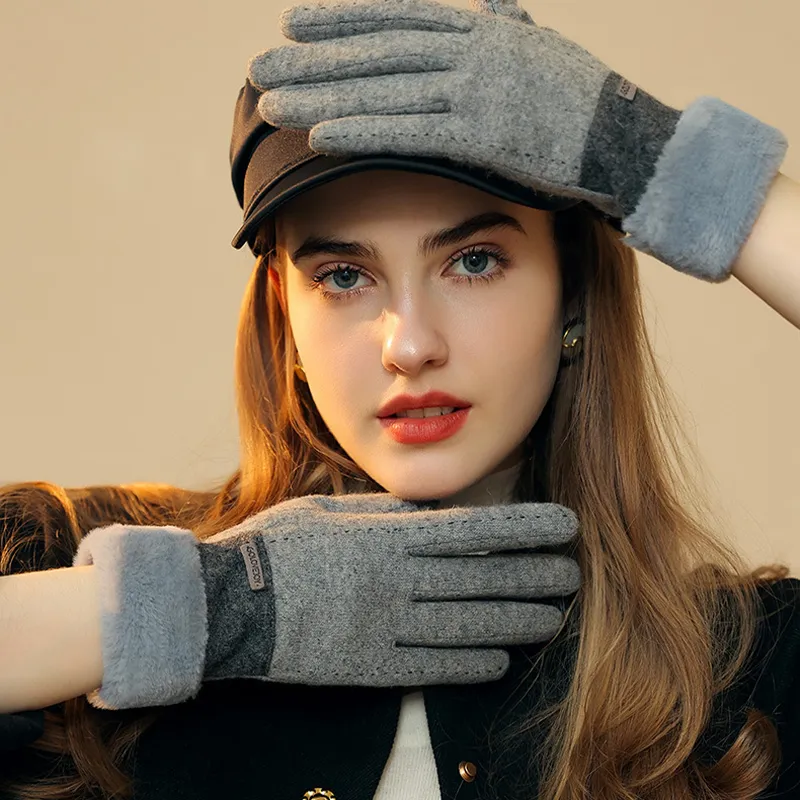 AAJF Knit Gloves Women's-13