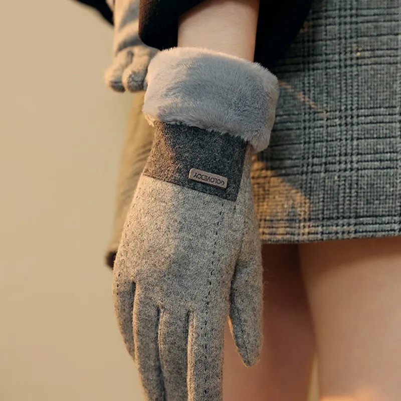 AAJF Knit Gloves Women's-12