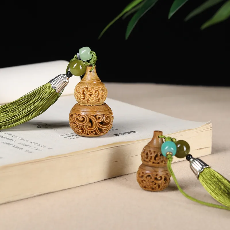 Is Here Green Sandalwood Pendants Unisex-3