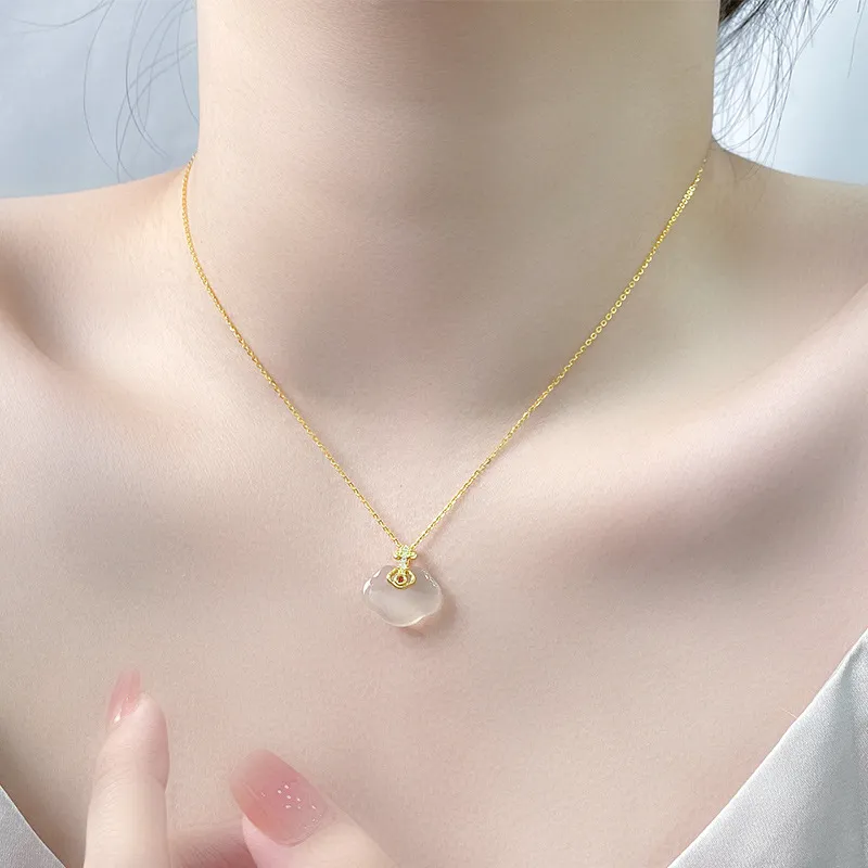 Strange Snow Chalcedony Necklaces Unisex-2