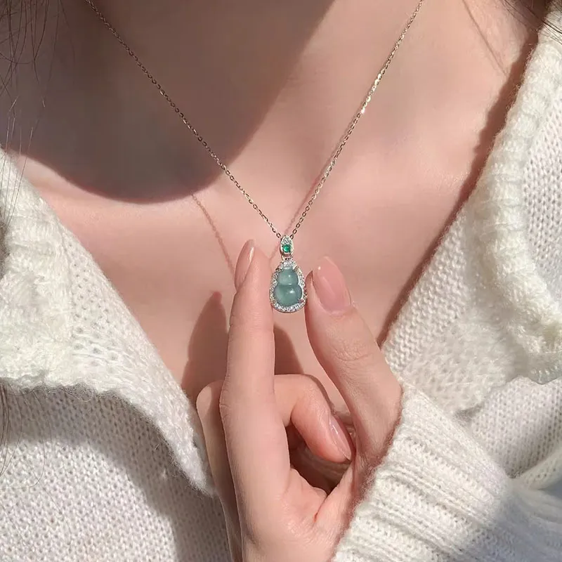 Strange Snow Ice Glutinous Jadeite Necklaces Unisex-3