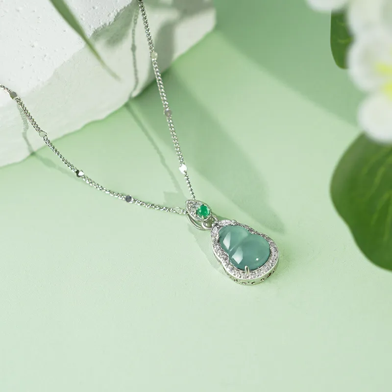 Strange Snow Ice Glutinous Jadeite Necklaces Unisex-2