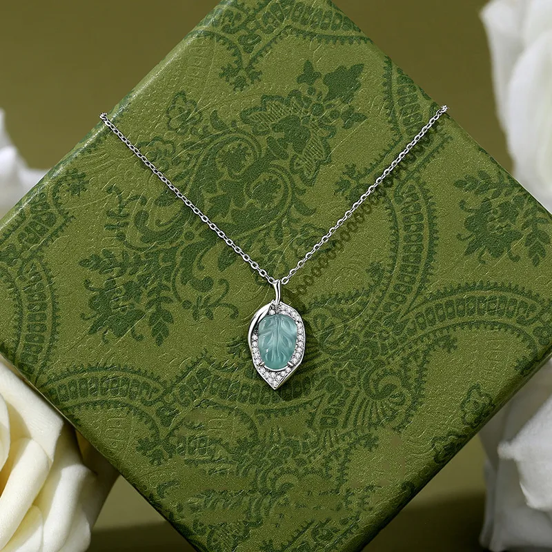 Strange Snow Glutinous Jade Jadeite Necklaces Unisex-1