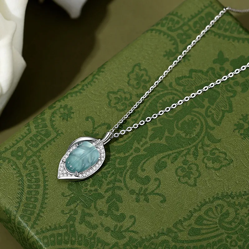 Strange Snow Glutinous Jade Jadeite Necklaces Unisex-2