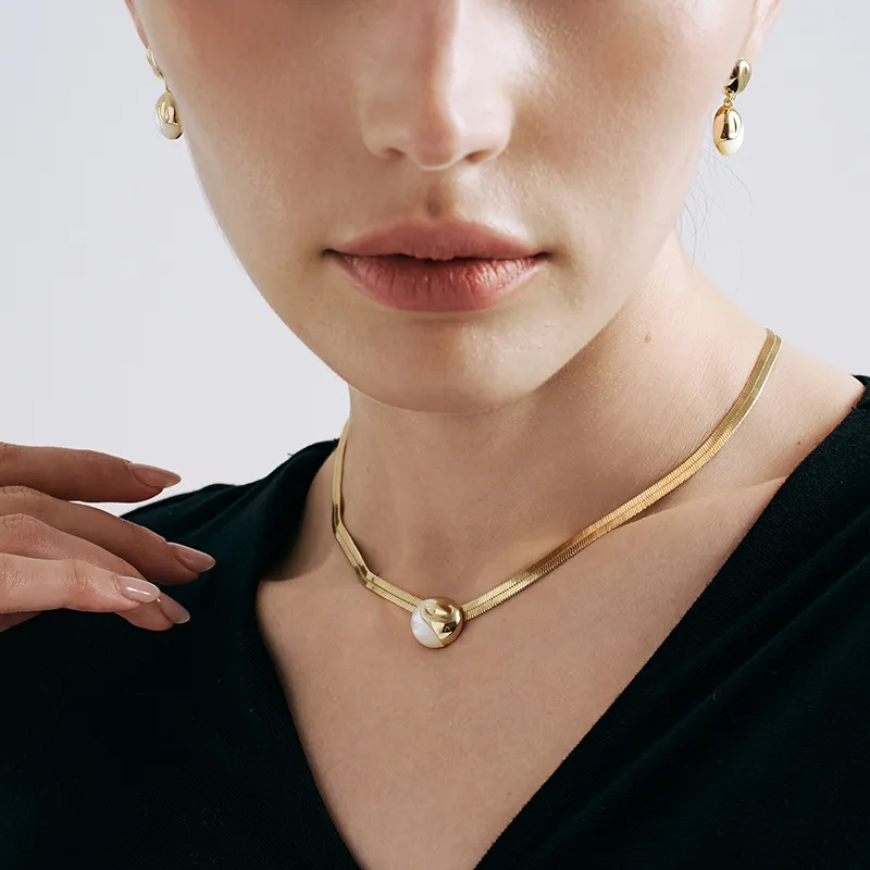Amber Lollipop Mother Of Pearl Necklaces Women's-1