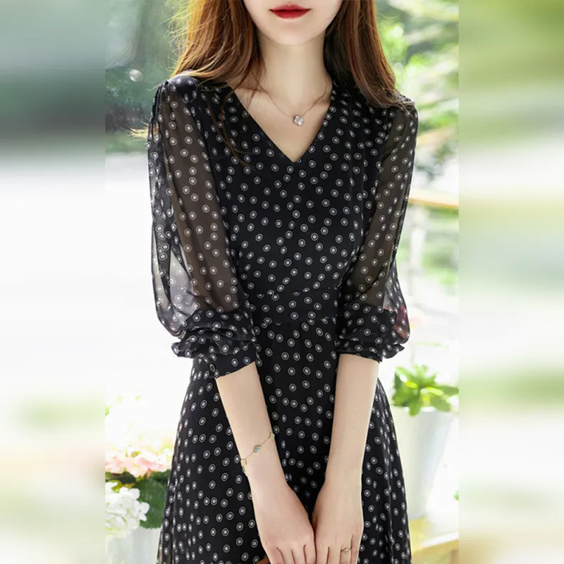 Wbwq Long-Sleeved Dresses Women's Black Background Floral-1