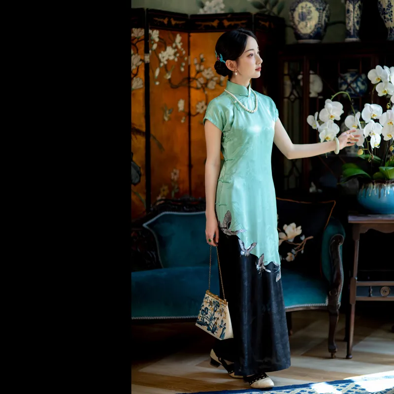 YICHENGFENGXU Cheongsam Women's Green Hem Embroidery & Black Floral Motif-2