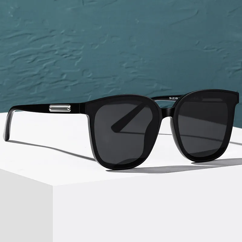 HELMER TR/Memory Plastic Square Sunglasses Unisex-2