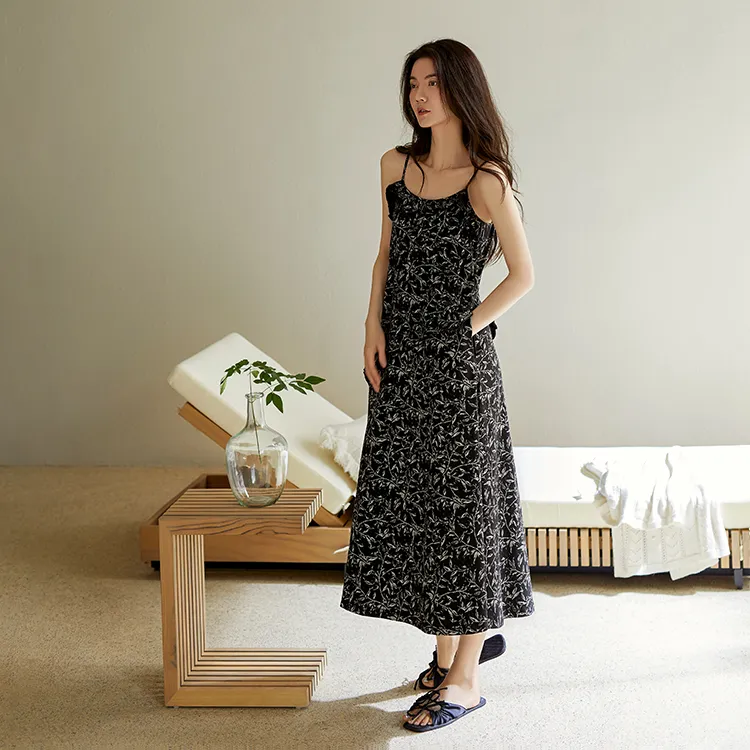Yue Nei Nightgown Women's Black-1
