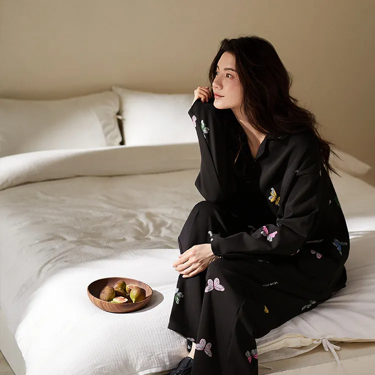 Yue Nei Pajama Set Women's Black Iridescent Butterfly-2