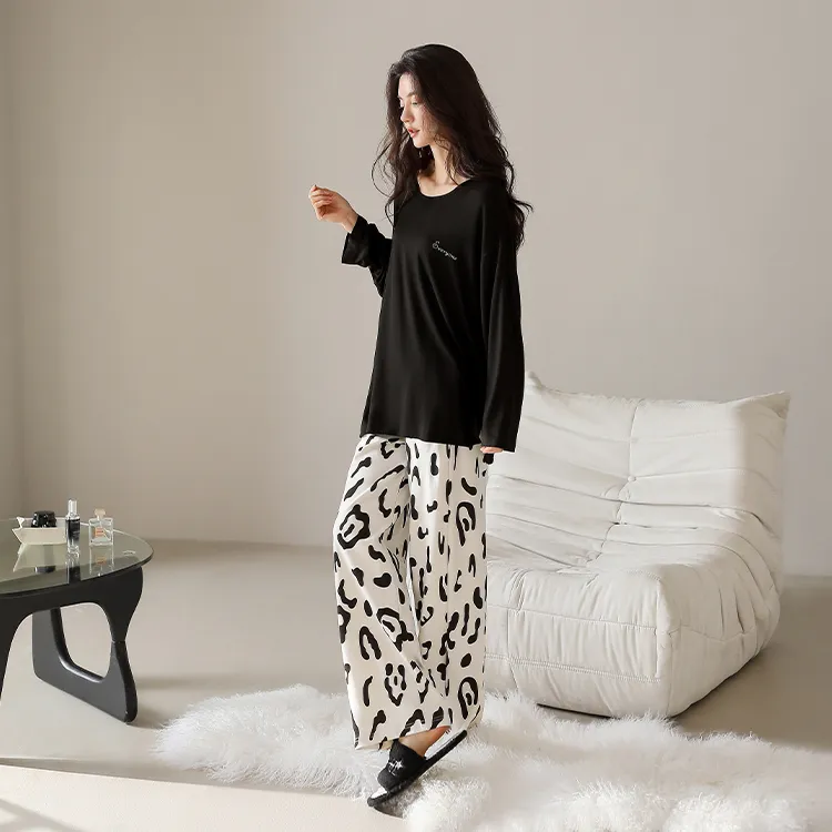Yue Nei Women's Pajama Sets-5
