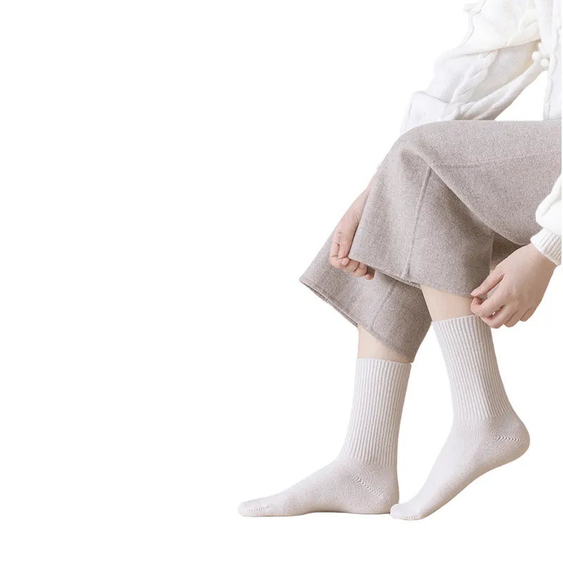 Cheemy Free Mid Calf Socks Women's 1 Pack White-2