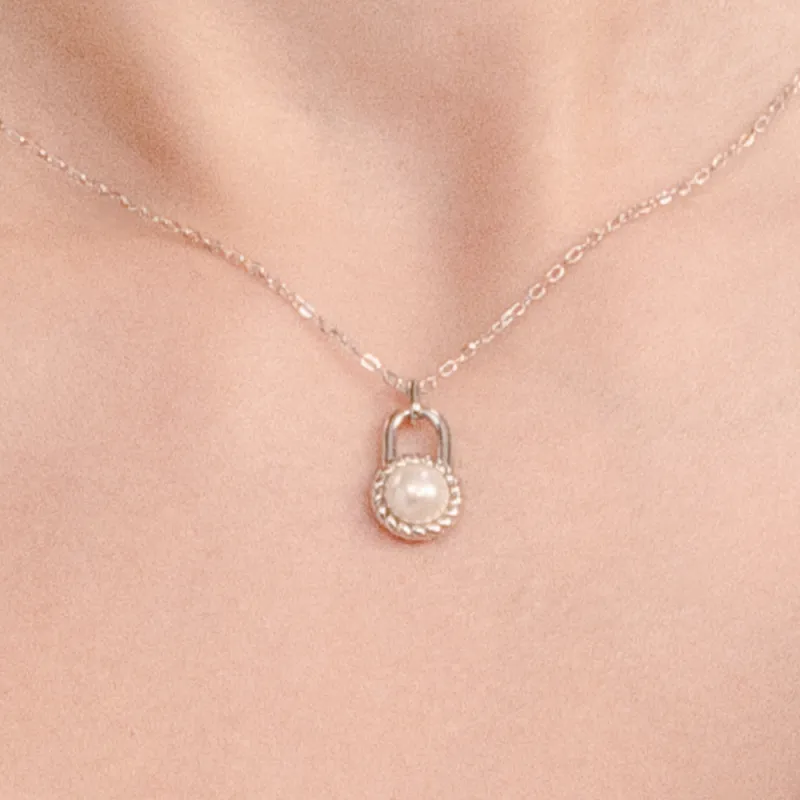 BABYBEI Shell Pearl Necklaces Women's Silver-2