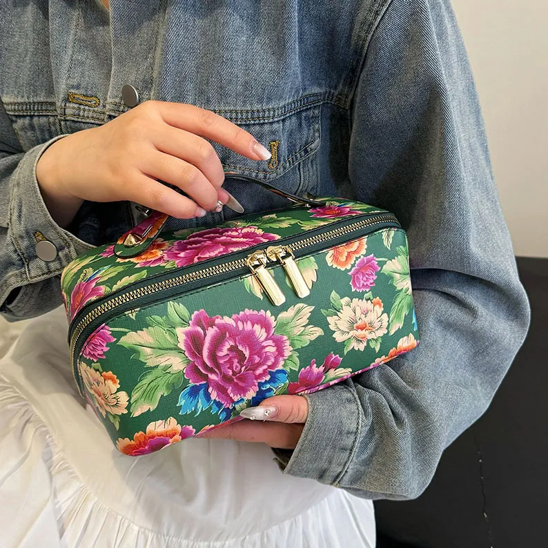 Boniu Polyurethane Makeup Bag Regular Women's Red/Green-4