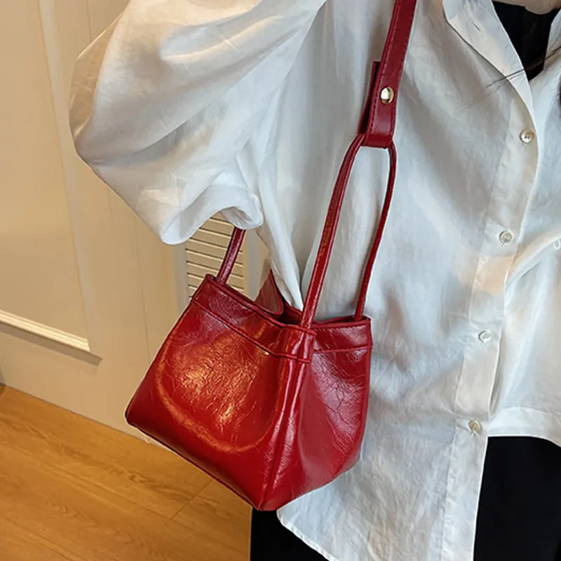 PULUWIRR PU Bucket Bag Wings, Handbag, Shoulder Bag, Tote Bag, Shoulder Bag Regular Women's Black/Red/Silver-7
