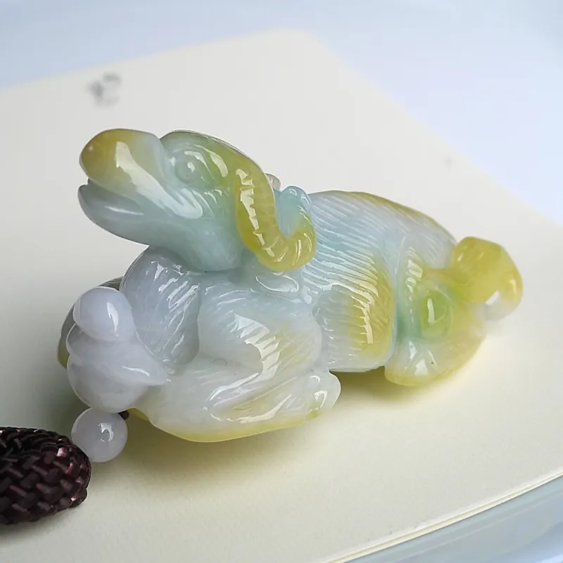 Jade Blossom Glutinous Jade Jadeite Handheld Piece Unisex-1