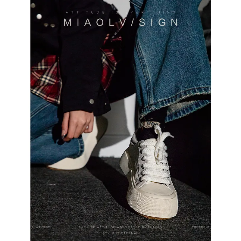 Wonderful Couple Low-Top Skateboard Shoes Women's-6