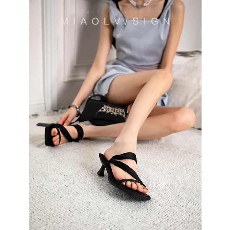 Wonderful Couple Rubber Sole Slip Resistant Odor Resistant Quick Dry Slide Slippers Women's-1