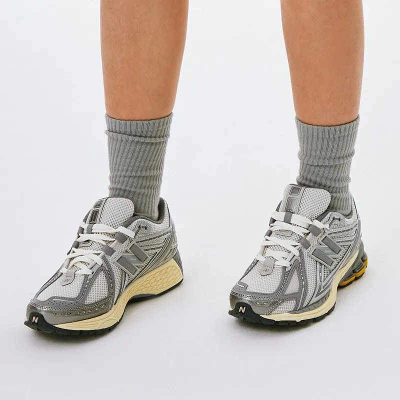 New Balance 1906 Moonbeam Raincloud-9