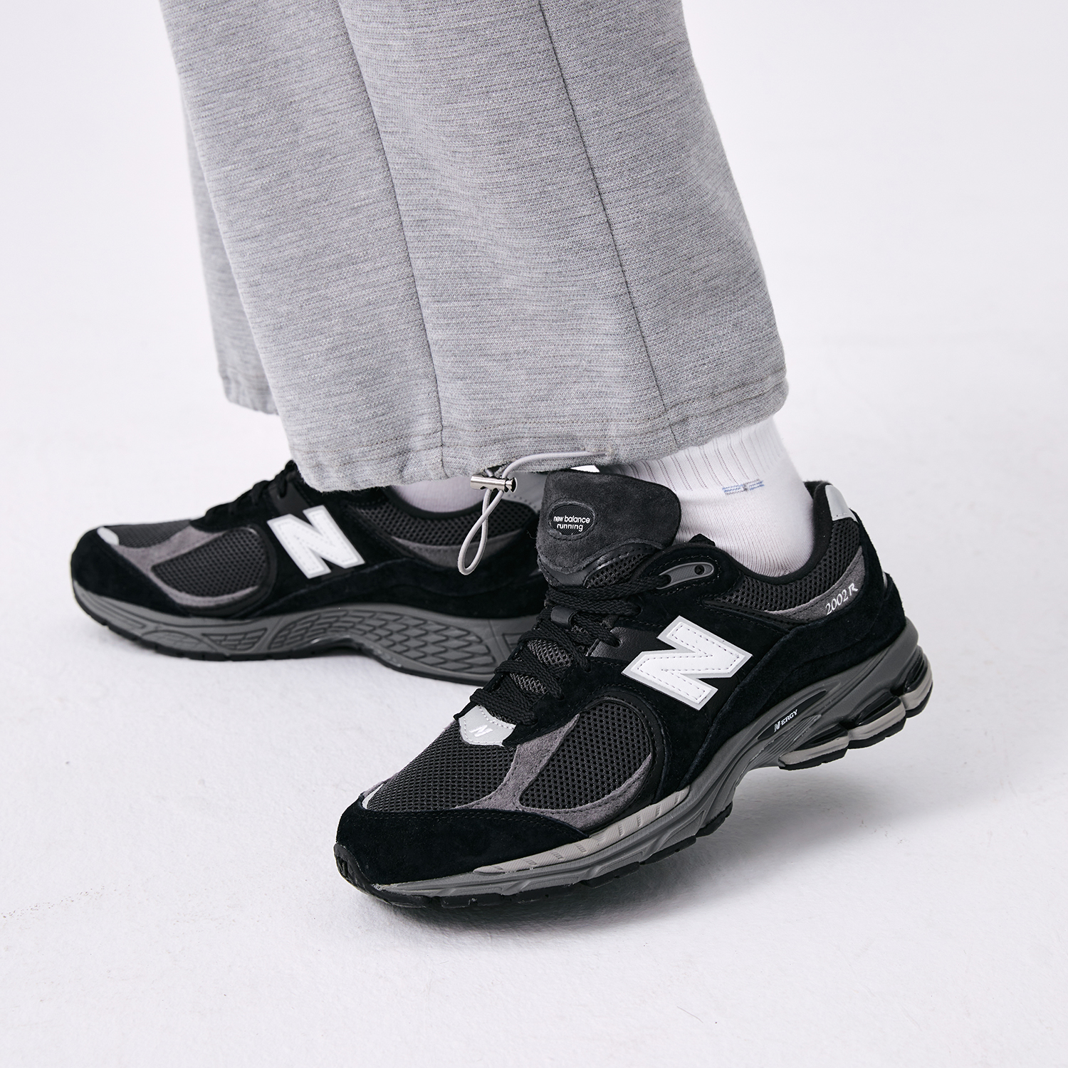 New Balance 2002R Black Dark Grey White - POIZON