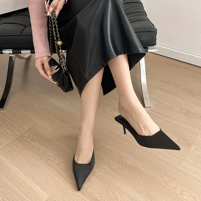 Luji Wrap toe Slippers Women's Black-5