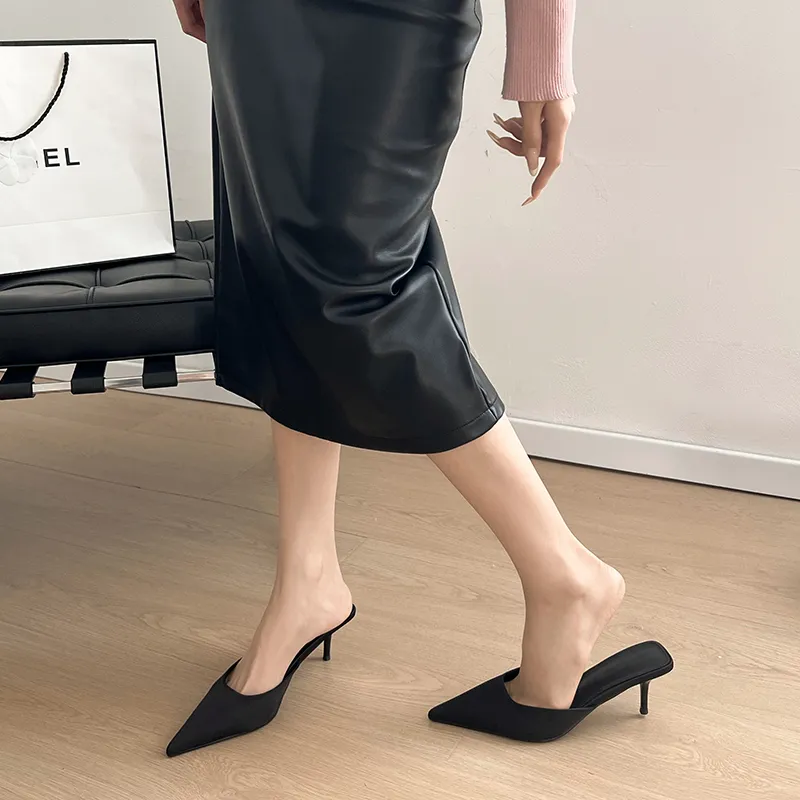 Luji Wrap toe Slippers Women's Black-3