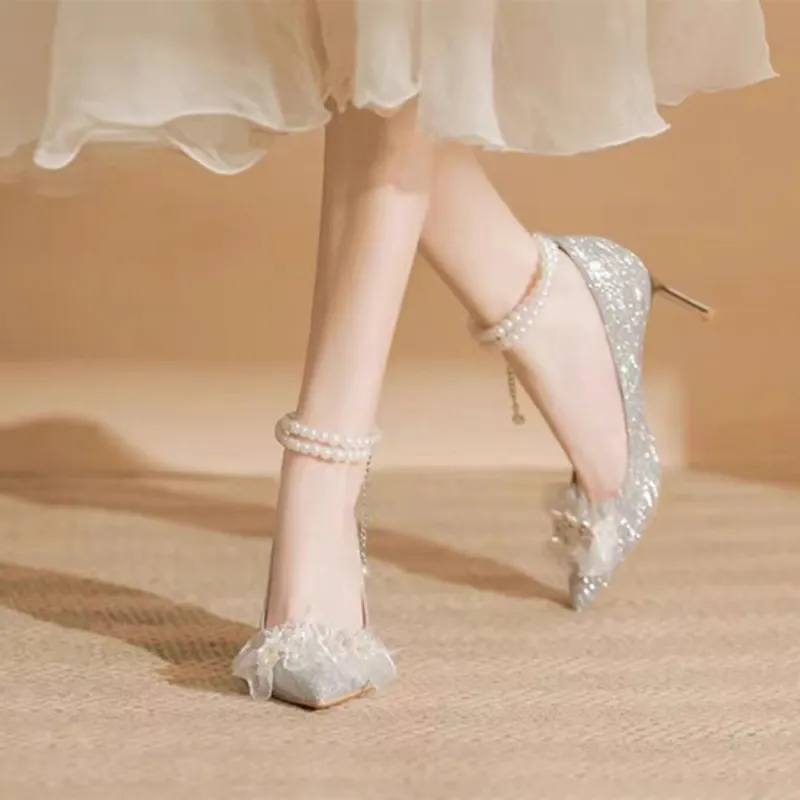 A Poinsettia Princess High Heels Women's-8