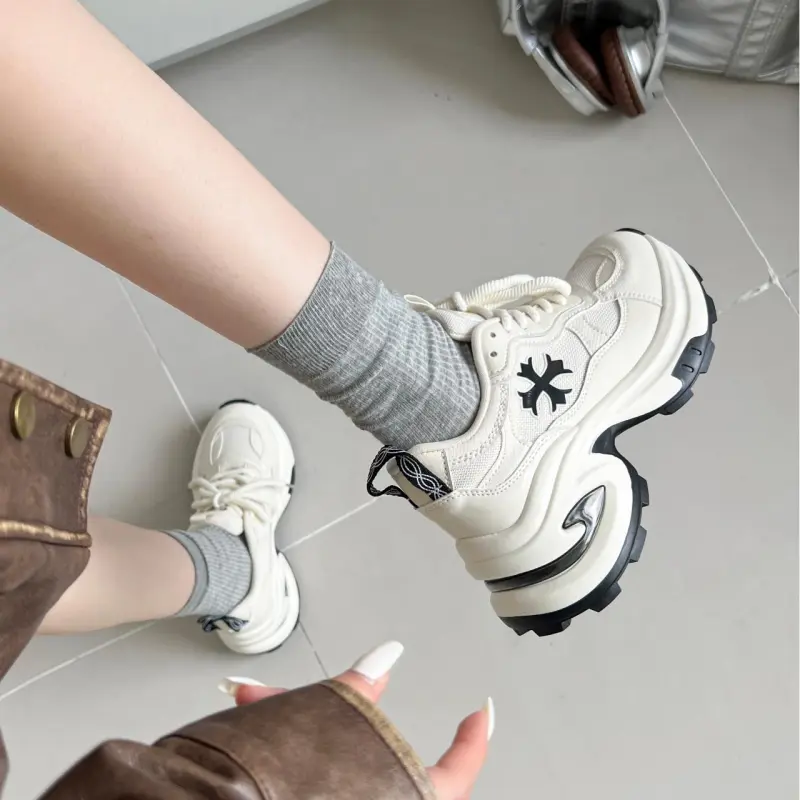 A Poinsettia Princess Chunky Sneakers Women's-8