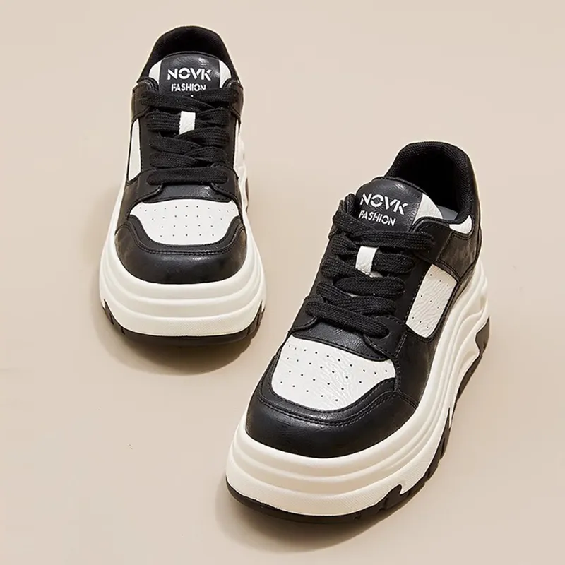 A Poinsettia Princess Slip Resistant Low Top Skateboard Shoes Women's-6