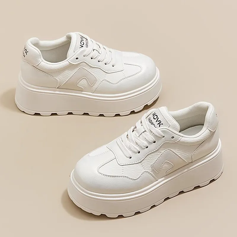 A Poinsettia Princess Skateboard Shoes Women's-7