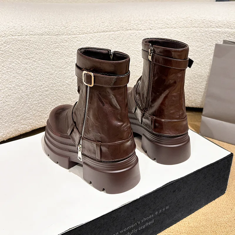 A Poinsettia Princess Ankle Boots Women's-7