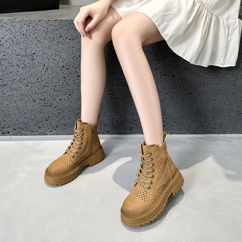 A Poinsettia Princess Ankle Boots Women's-25