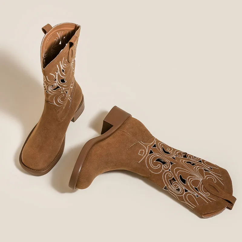 A Poinsettia Princess Outdoor Boots Women's-9