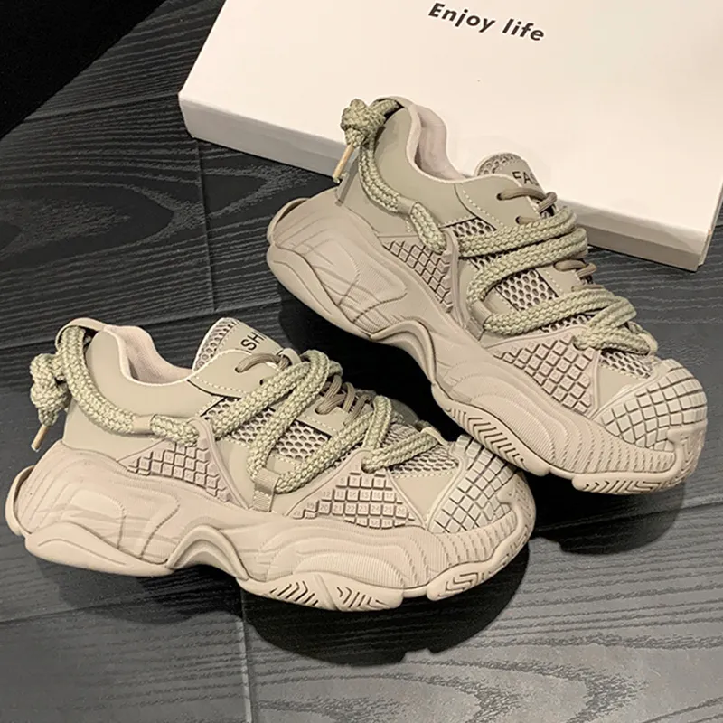 A Poinsettia Princess Anti Slip And Wear Resistant Breathable Low Top Chunky Sneakers Women's-6