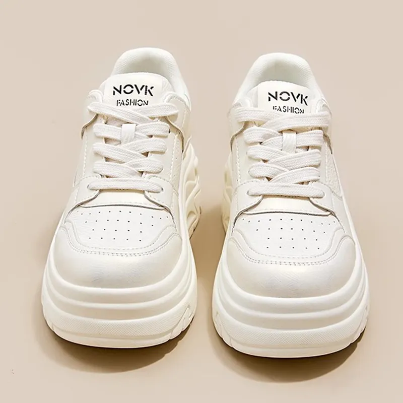 A Poinsettia Princess Slip Resistant Low Top Skateboard Shoes Women's-1
