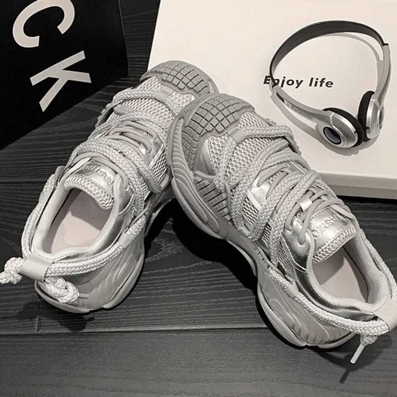 A Poinsettia Princess Anti Slip And Wear Resistant Breathable Low Top Chunky Sneakers Women's-2