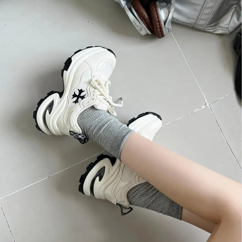 A Poinsettia Princess Chunky Sneakers Women's-6