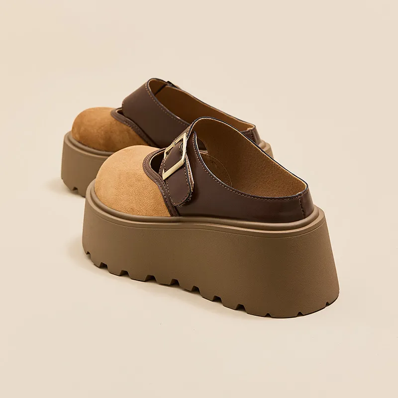 A Poinsettia Princess Closed Toe Slippers Women's Brown-2