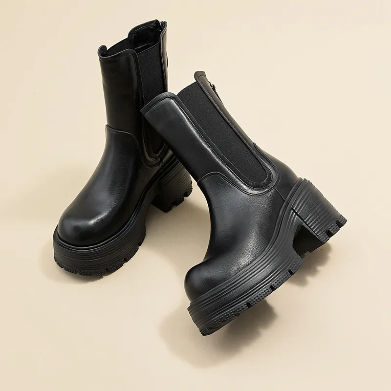 A Poinsettia Princess Short Chelsea Boots Women's-7