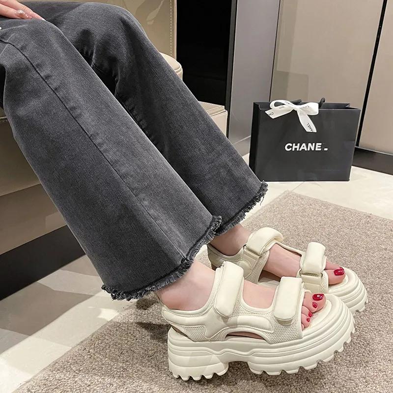 A Poinsettia Princess One Strap Sandals Women's-7
