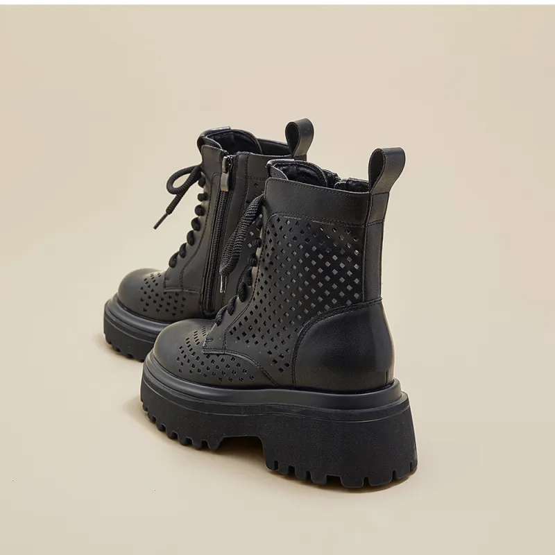 A Poinsettia Princess Ankle Boots Women's-8