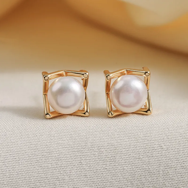 IDOKAWA Freshwater Pearl Stud Earrings Women's White Gold-5