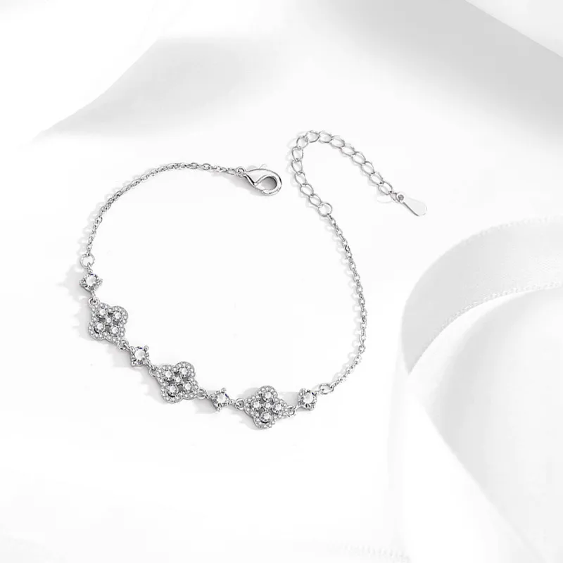 Muyan Alloy Sparkling Four Leaf Clover Bracelet Women's-1