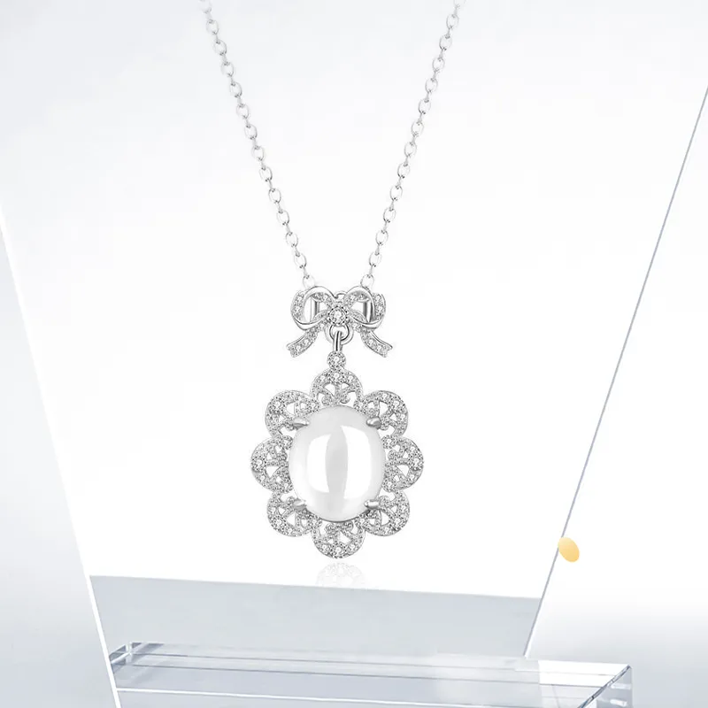 GIFU Chalcedony Jade Necklaces Women's-1